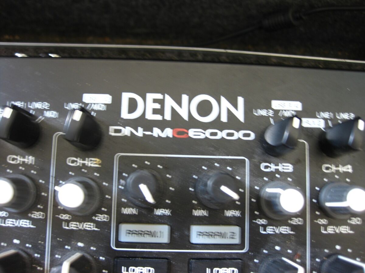Denon DN-MC6000 Double Deck Controller Optimized With Case Denon DN-MC6000 Double Deck Controller Optimized With Case