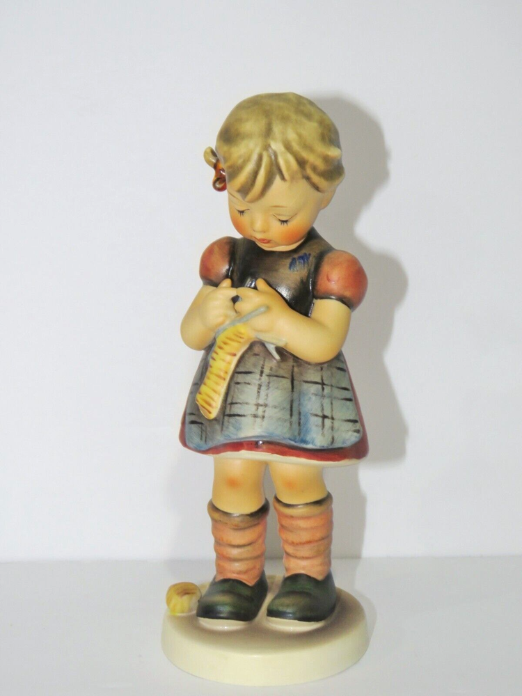 Hummel Figurine STITCH IN TIME # 255 TMK 5