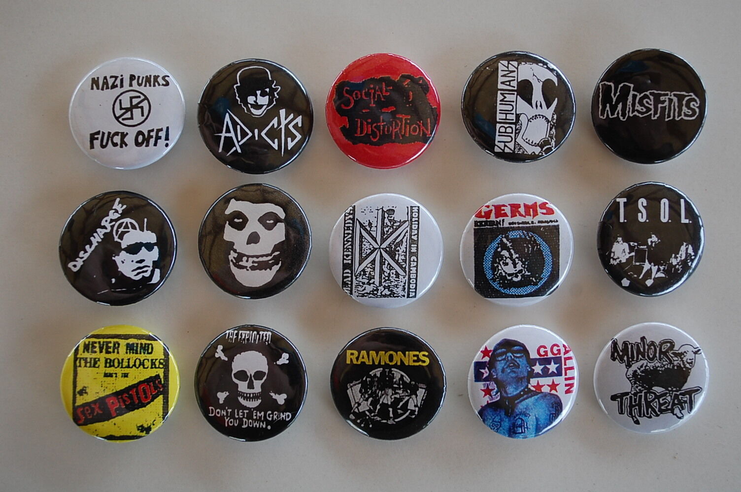 Huge Wholesale Set of 30Pc Cool Buttons Pins Badges 80's Punk Rock