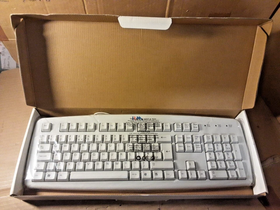 Belkin Classic F8E206UKPS2 PS2 UK QWERTY Keyboard - Image 3 of 4