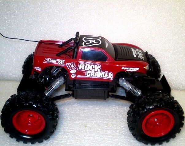 Maisto Tech 03 Offroad Series Remote Control Monster Truck Rock Crawler Red