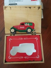 Coca Cola 1932 Ertl Ford Panel Delivery Truck Santa Christmas In Wood Box Mint 
