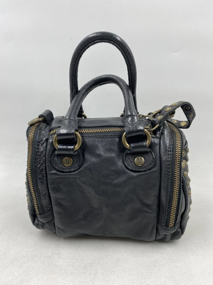Bolso con asa de cuero tachonado negro Frye Foto 2 de 4