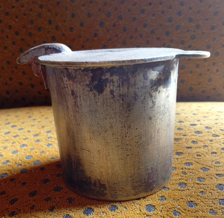 ancienne Mesure ?? Laiton Pot à Couvercle Atelier Militaria WW1 ?? à identifier - Photo 3/4