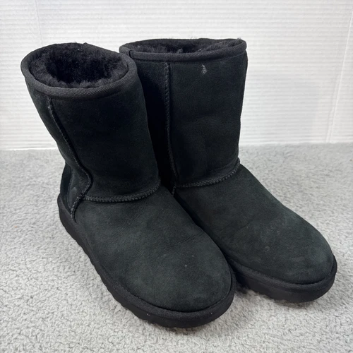 Stivali UGG Classic Short II da donna taglia 6 US neri in pelle di pecora scamosciata 1016223