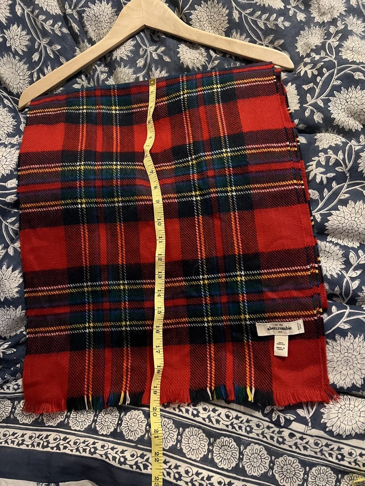 Bufanda clásica roja a cuadros Abercrombie & Fitch para niños Foto 3 de 4