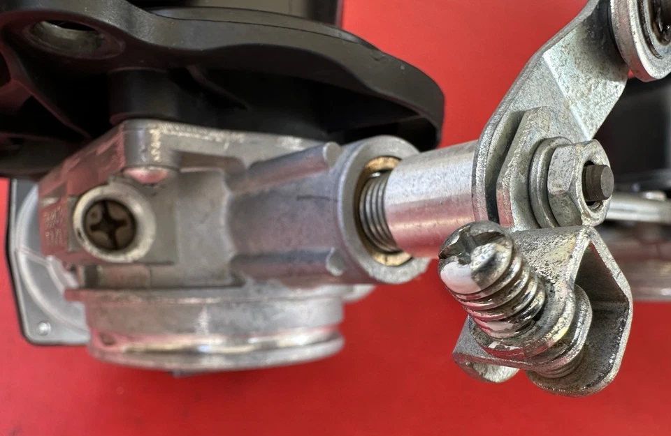 Ducati 2013 2014 Multistrada 1200 S OEM carrocería del acelerador carrocería admisión 28240911A Foto 3 de 4