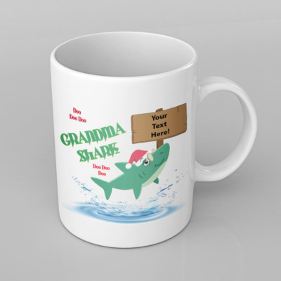PERSONALISIERTE Keramiktasse/Tasse Weihnachten Motiv Oma Hai Doo Doo bedruckt