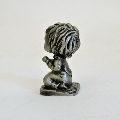 Vintage 1975 Hallmark Little Gallery Pewter Figurine Little Girl Praying - Picture 2 of 4