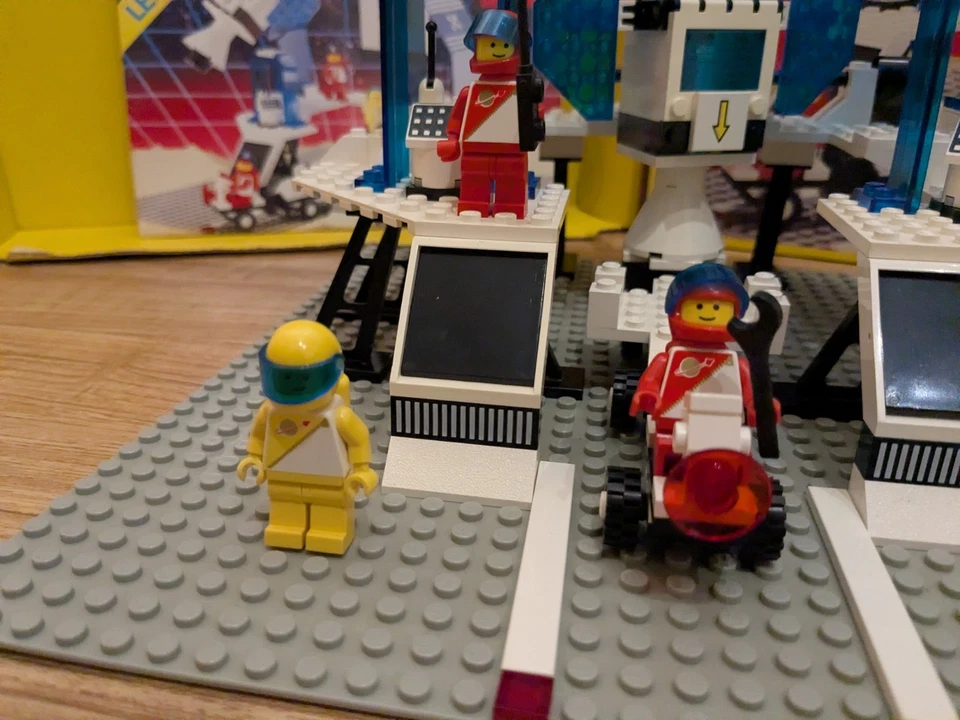 Lego Classic Space Futuron: Lançador a Laser Cósmico (6953) COMPLETO com Caixa e Manual - Imagem 2 de 4