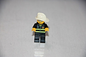 LEGO City #7891 Airport Fire Truck 100% Complete w/ Instruction & Minifigure