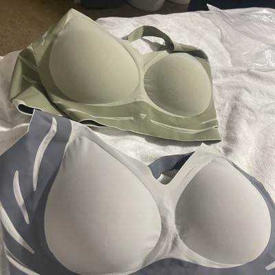 #ad 2 Bras New 1 Gray and 1 green 5X Bra With Removable Pads Straps Are Adjustable $16.00