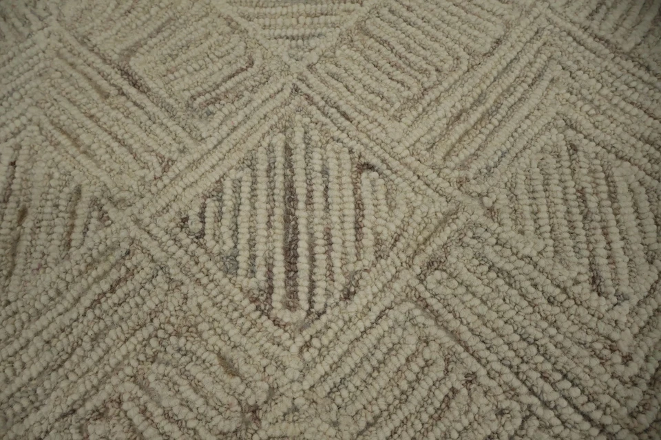 Modern Oriental Area Rug 8x10 Hand-Tufted Wool with Subtle Geometric Patterns - Image 4 of 4
