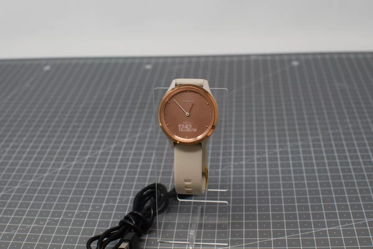 FAULTY Garmin Vivomove 3S Rose Gold with Light Sand case and Silicone Band HAW
