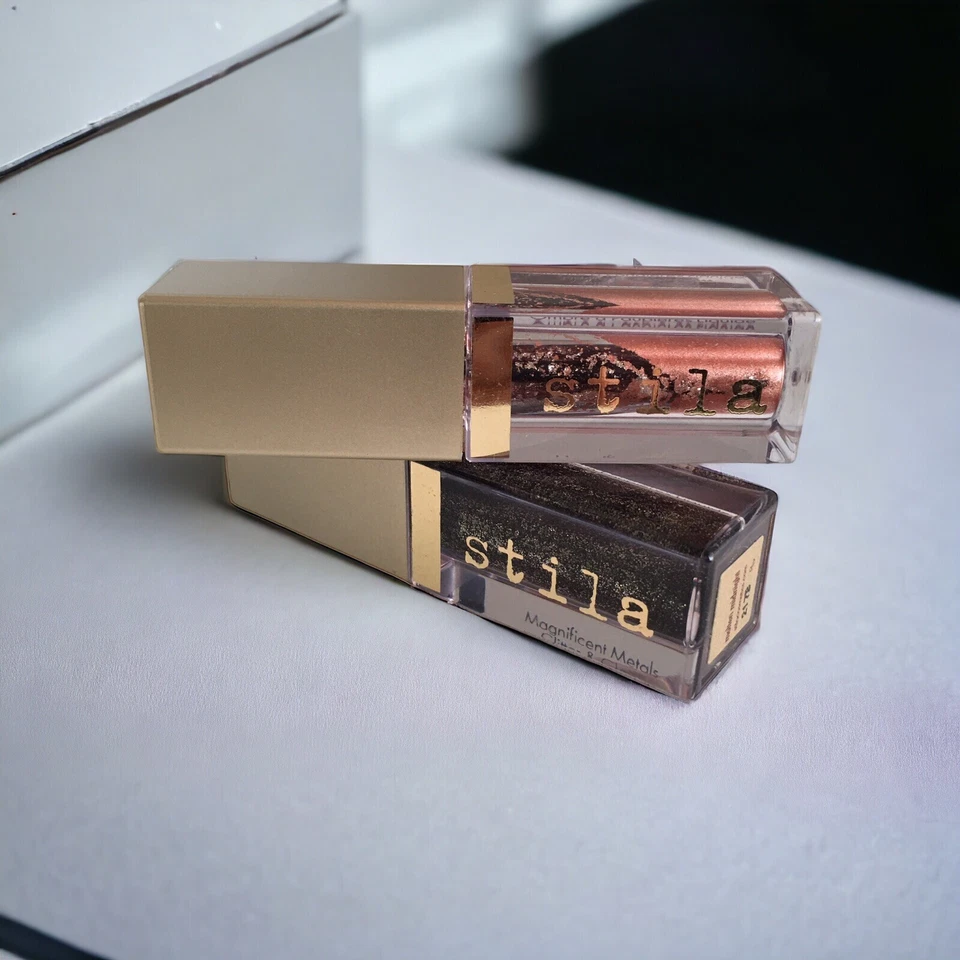 Sombra de ojos líquida brillante y brillante STILA Magnificent Metals - Duo tonos cromados. Foto 3 de 4