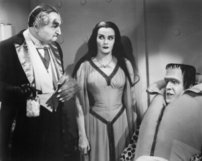 Munster, Go Home! Unsigned photo - Yvonne De Carlo, Al Lewis and Fred Gwynne *2