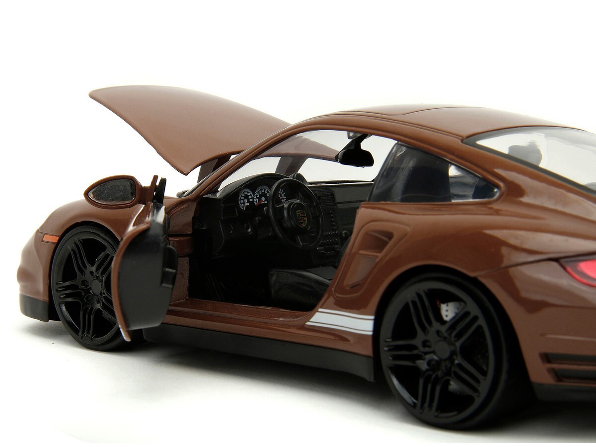 Jada Porsche 911 Turbo & Brown M&M Figure 1/24 Diecast Model