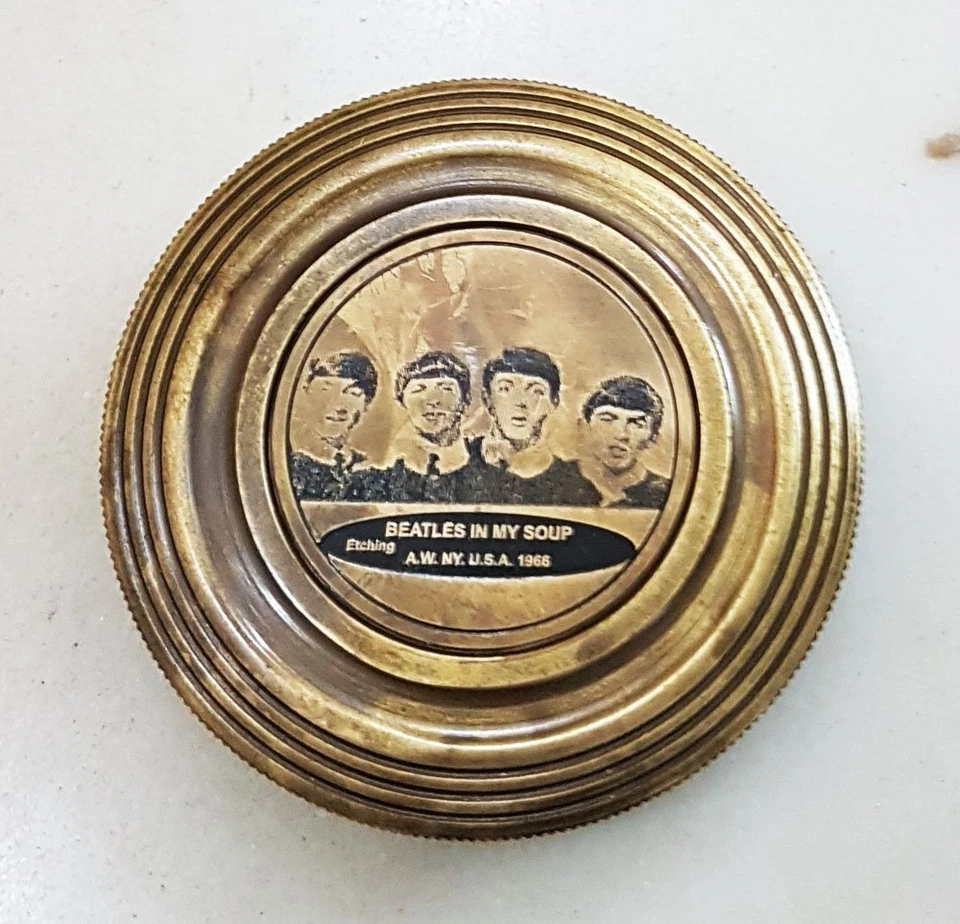 THE BEATLE FINDER BRÚJULA ANTIGUA AMARILLA POEMA BRÚJULA RELOJ DE SOL ANTIGUO BRÚJULA Foto 2 de 4