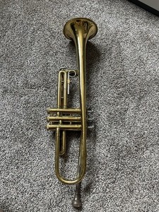 VINTAGE BUNDY TRUMPET with VINCENT BACH CORP MOUTHPIECE SILVER
