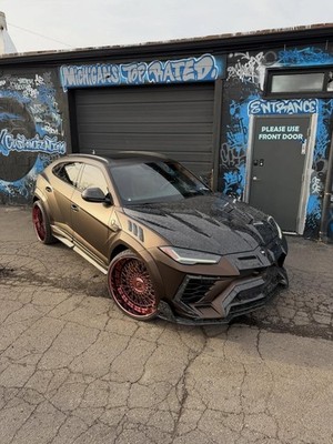 Wide Body Kit For Lamborghini URUS 20-25 Forged Carbon Fiber New Body Kit 