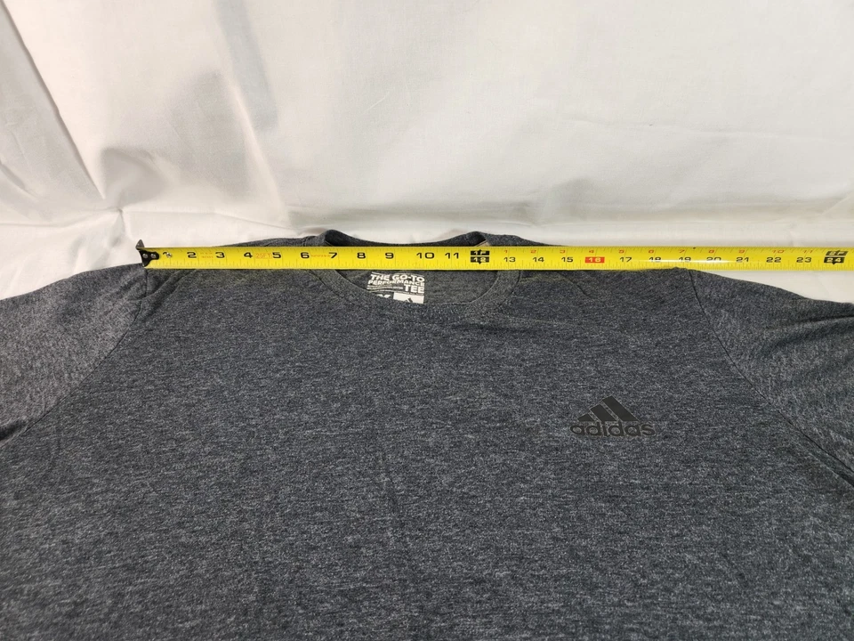 Camiseta Adidas masculina Go-To Performance 2XL cinza desgaste ativo poliéster mistura de algodão - Imagem 2 de 4