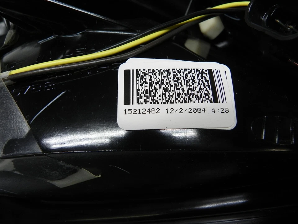 2004-2008 PONTIAC GRAND PRIX RIGHT TAIL LIGHT LENS ASSEMBLY NOS OEM GM #15212482 - Imagem 3 de 4