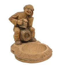FABULOUS ANRI HAND CARVED WOOD MAN ON BARREL / KEG NUT DISH - ASH TRAY