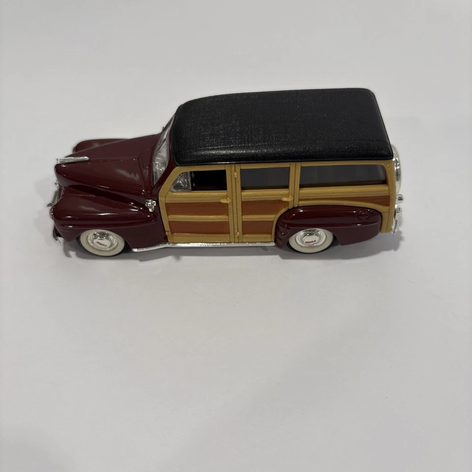 Ford Woody 1948 Yat Ming 1/43 color borgoña y madera Foto 2 de 4