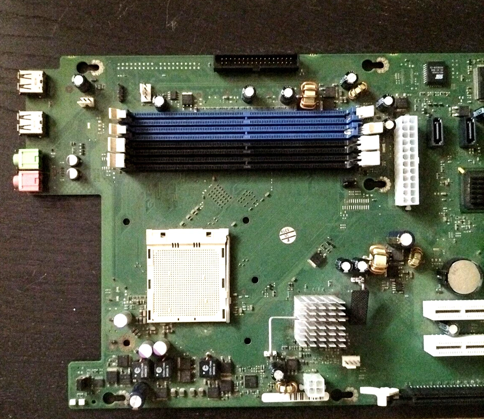 Placa madre Fujitsu Esprimo E5615 no funcional D2464-A12 GS 2 para reparar - Imagen 2 de 4