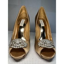 Badgley Mischka 7 M Champagne Goodie satin peep-toe pumps Crystal Embellishment