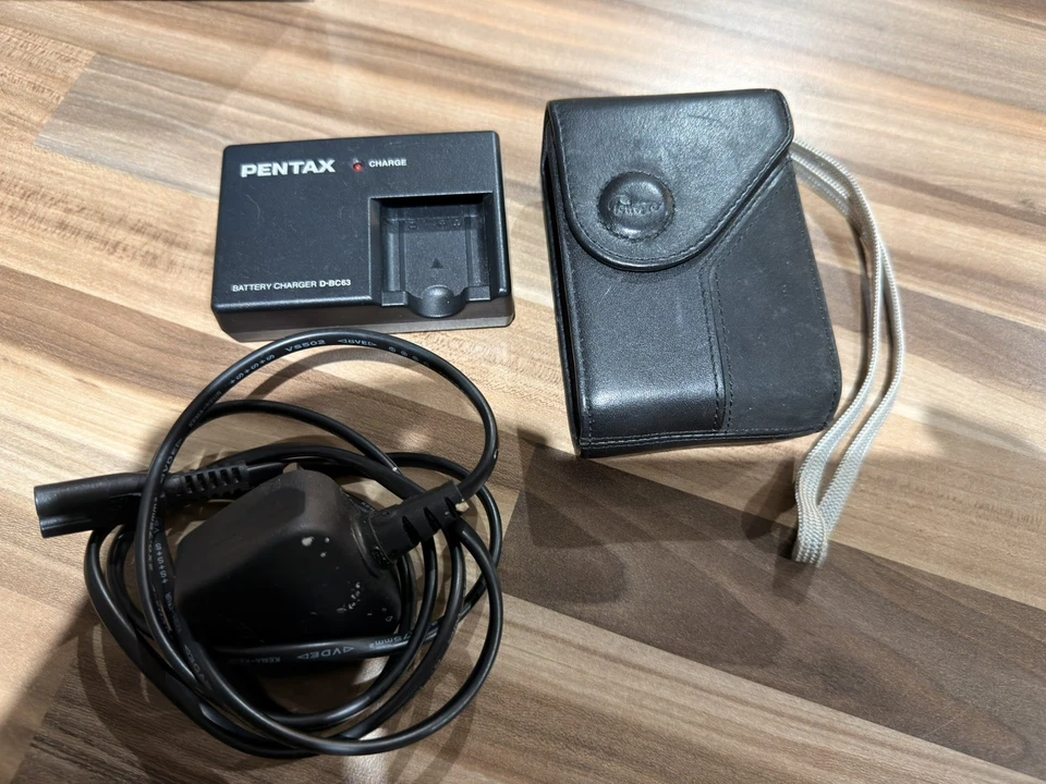 Pentax Optio V10 8.0MP Compact Digital Camera Silver Tested With Case - Image 4 of 4