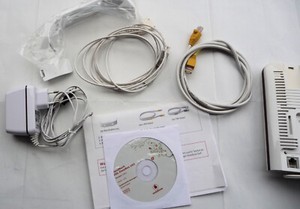 Vodafone DSL-EasyBox 802 WLAN-Router mit Netzteil und Kabeln