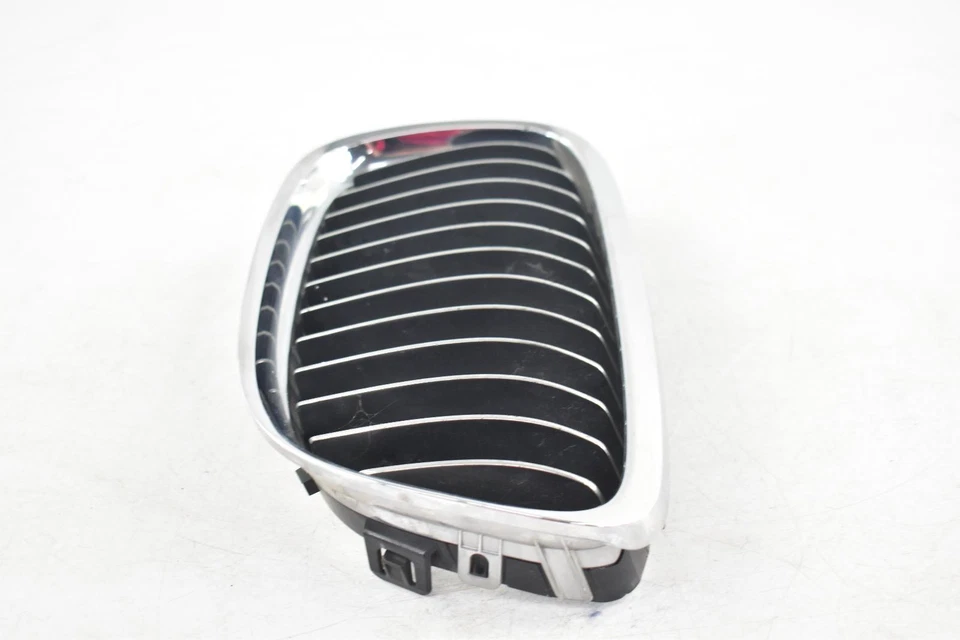 Grelha superior esquerda usada serve: 2011 Bmw 335I Sdn com pacote M-aerodinâmico bumbum superior - Imagem 2 de 4