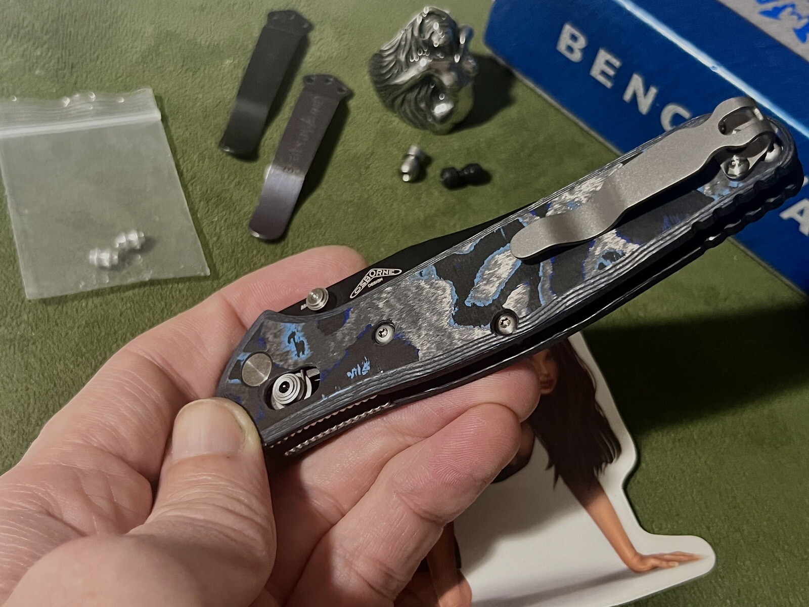 Benchmade Osborne 940 M4 CF BLUE Carbon Fiber, Titanium Hardware