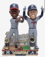 Hank Aaron & Freddie Freeman Braves 57 & 21 World Series Champs Dual Bobble /144