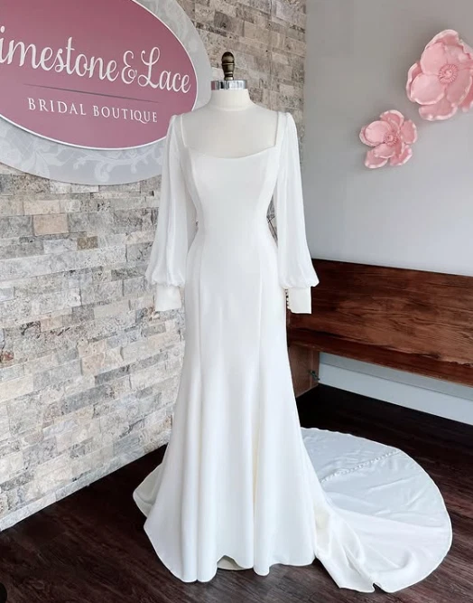 Vestidos de novia simples de gasa con tren de barrido de sirena de manga larga Foto 4 de 4