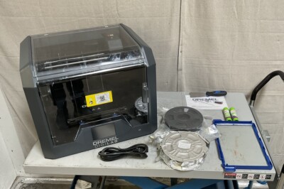 DREMEL 3D45-01  3D Printer 120V 100 microns Cracked Cover