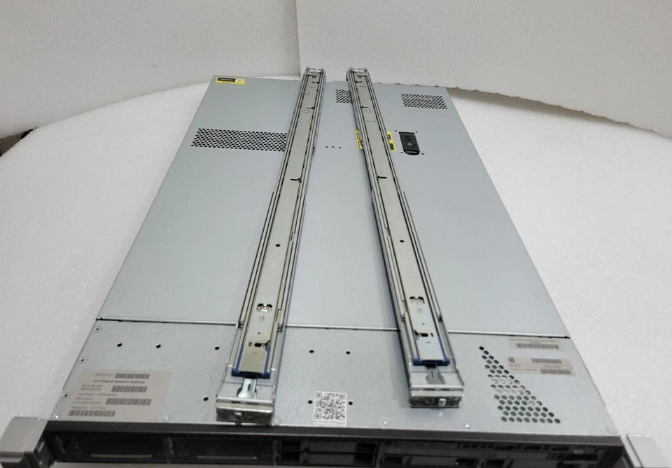HP Proliant DL360p Gen 8 Xeon E52609 2.40GHZ/8GB/DVD – Read - Image 2 of 4