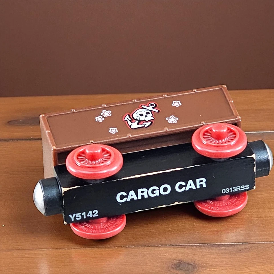 Thomas & Friends trem ferroviário de madeira pirata tesouro carro de carga magnético - Imagem 4 de 4