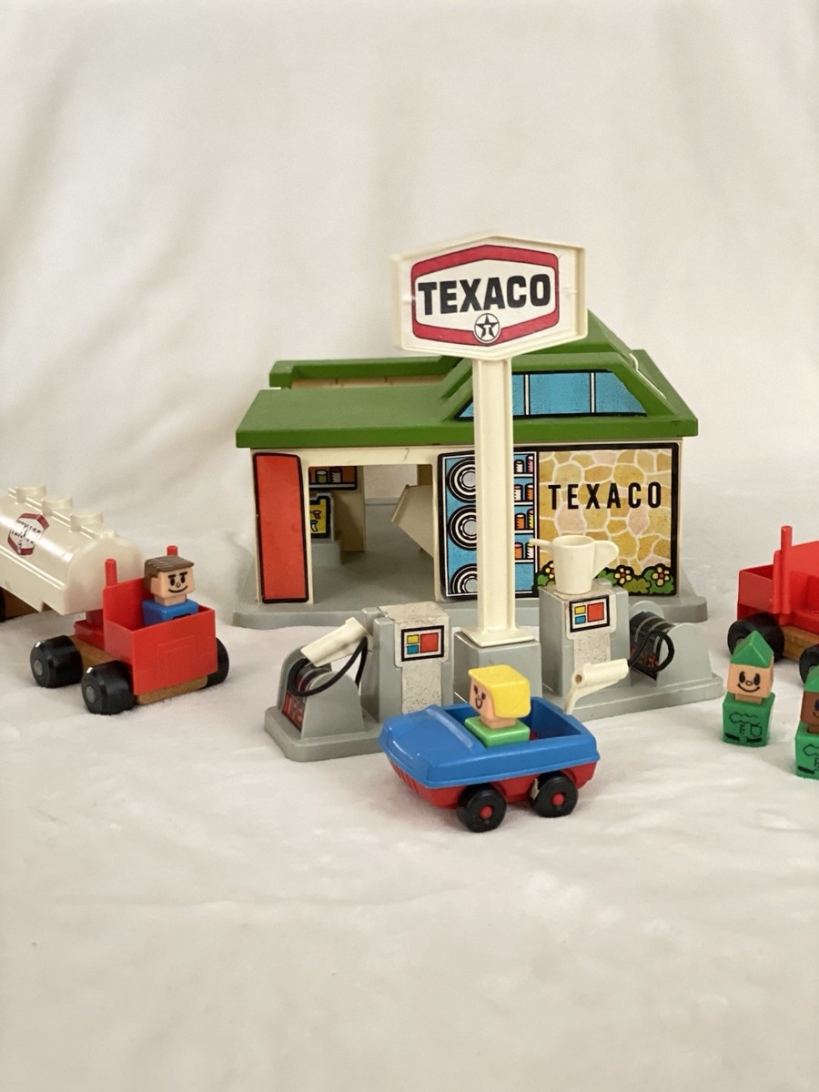 Playskool Texaco Gas Station Service Center Vintage 1975 Playset