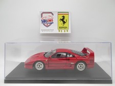 1:18 Hot Wheels ÉLITE Ferrari F40 Street Version 1987 Rouge en vitrine Plexi