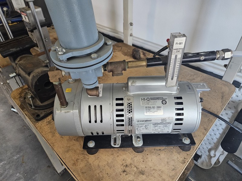 HI-Q Environmental Air Sampler w/ Gast 1023 Vacuum Pump Industrial Lab Equipment