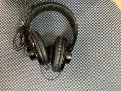 Shure SRH240A Professional Studio Headphones Over-Ear Wired Monitoring