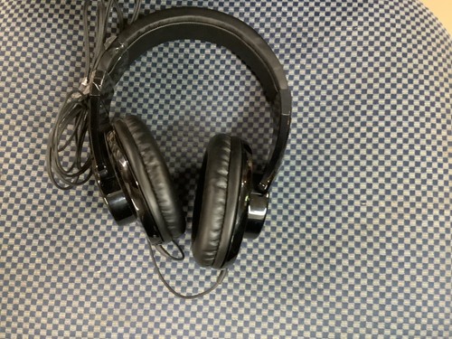 Shure SRH240A Professional Studio Headphones Over-Ear Wired Monitoring