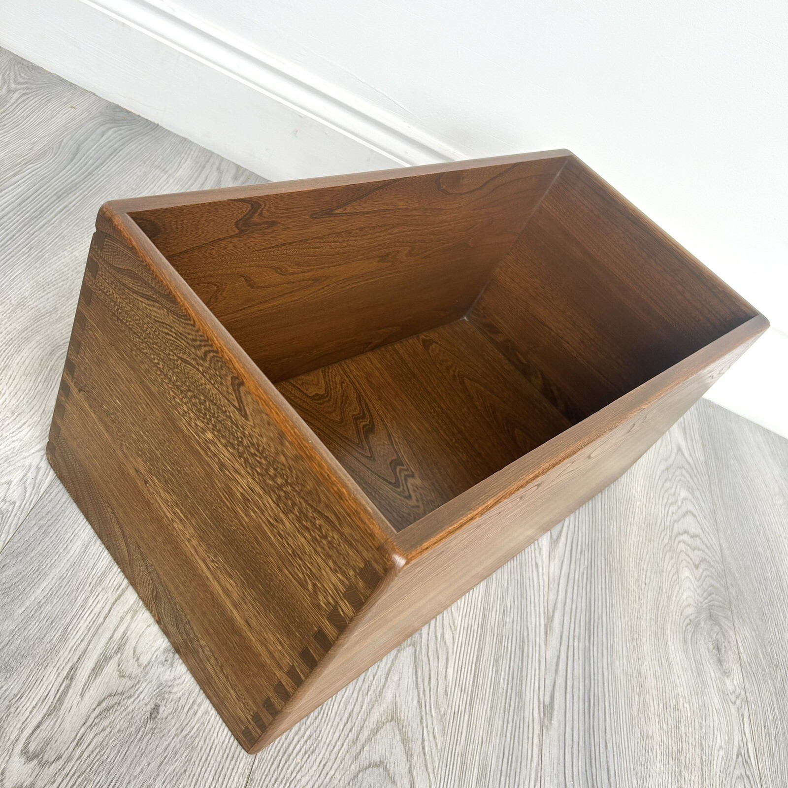 Ercol Golden Dawn Quality Retro / Vintage Elm Storage Chest Trunk