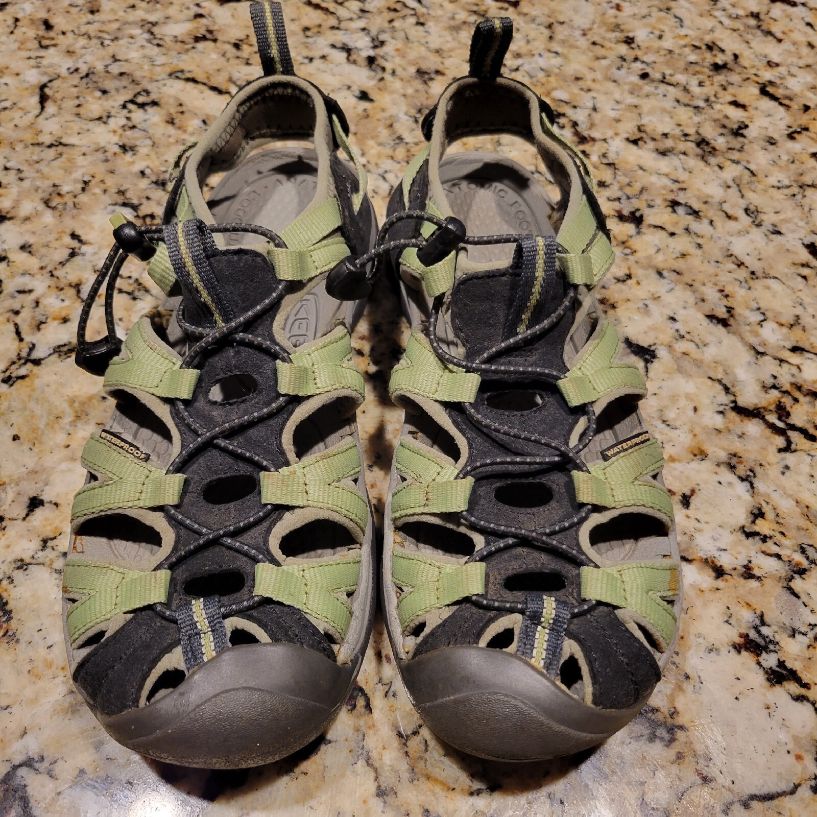 Sandali verdi KEEN Whisper da donna taglia 9 escursioni all'aperto impermeabili spiaggia