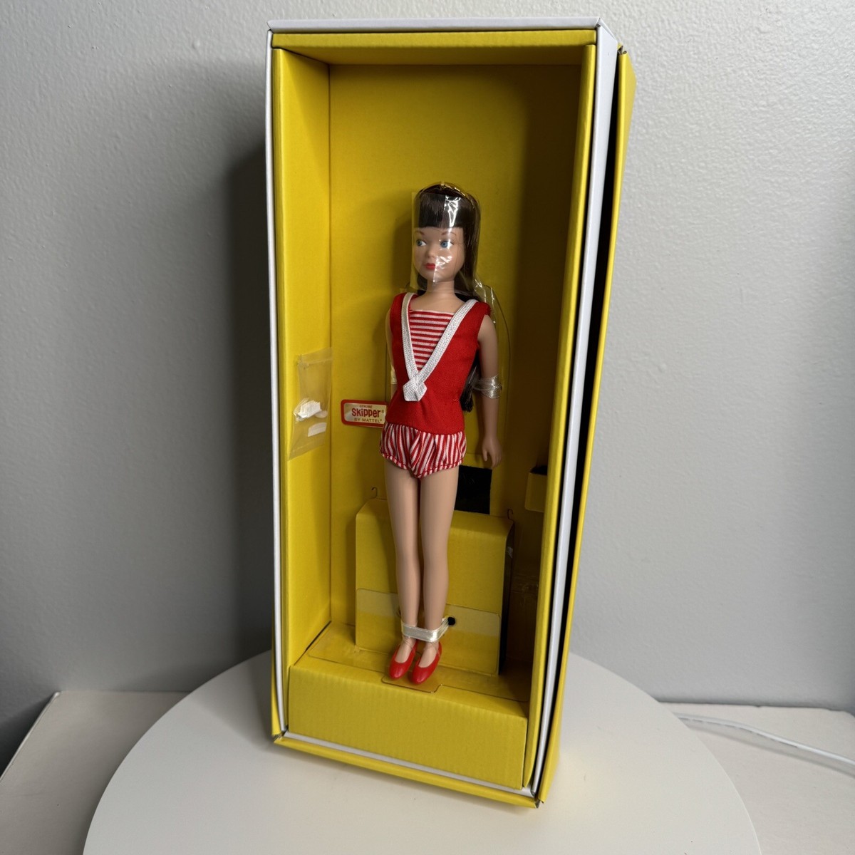 Poupée de collection blonde Mattel Barbie Signature 60ème anniversaire FXD88 NRF