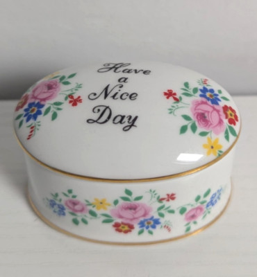 Crown Staffordshire Fine Bone China Schmuckschatulle mit Spruch Have a Nice Day