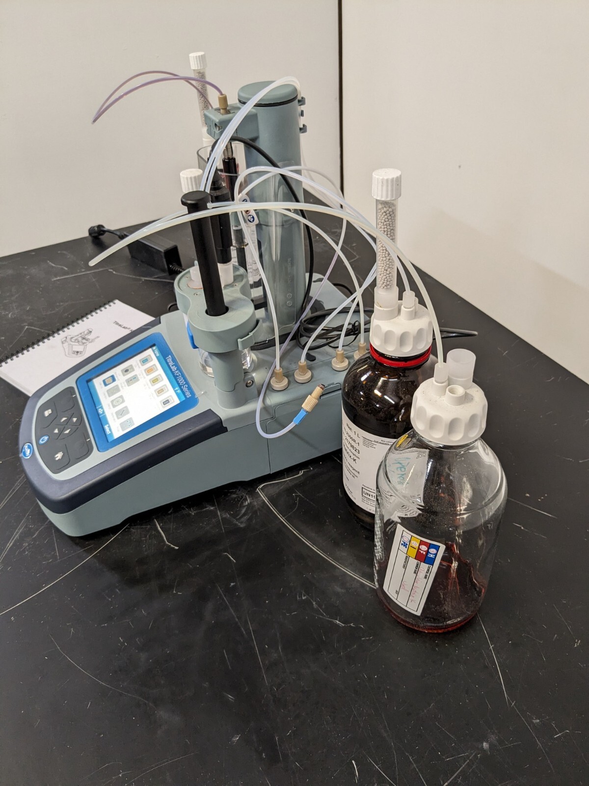 Hach KF1121 Volumetric Titrator for Karl Fischer Titrations with 1