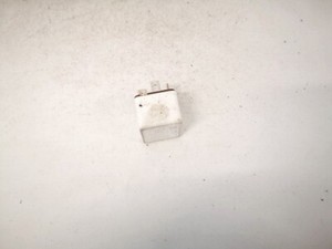 Opel Vectra 2003 Relay module 24438885, Genuine #1578453-51